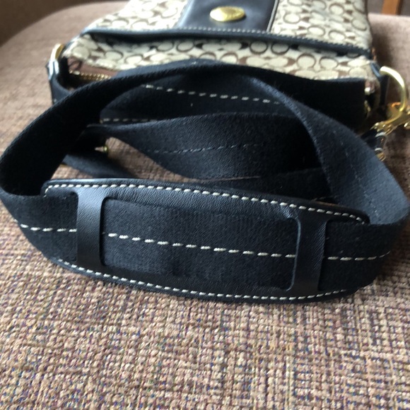 Coach crossbody. Traditional style. - Picture 4 of 6